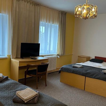 Hotel Pod Vlekem Loučná pod Klínovcem Exteriör bild