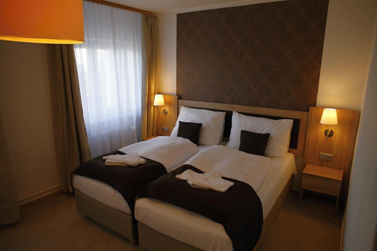 Hotel Pod Vlekem Loučná pod Klínovcem Exteriör bild